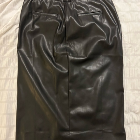 J Crew Black Pencil Vegan Leather Skirt - Size 2 - Picture 3 of 5